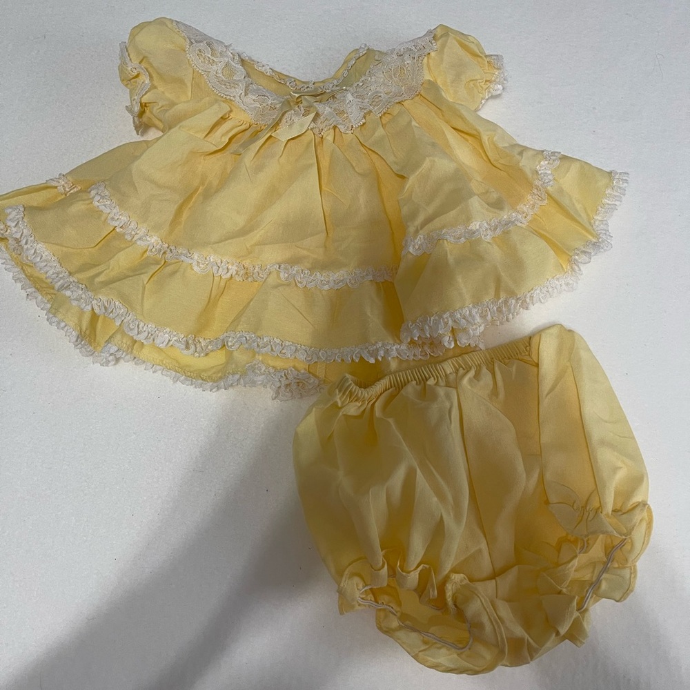 Vintage Little Precious Infant Girl’s Dress Lace yellow 0-3 mo